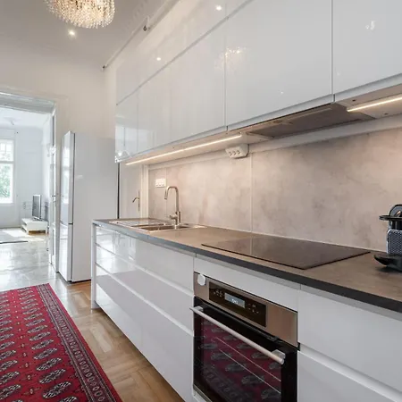3 Bedroom Classical Apartment With A Modern Touch 2Unit Budapest Exterior photo