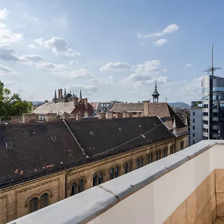 3 Bedroom Classical Apartment With A Modern Touch 2Unit Budapest Exterior photo