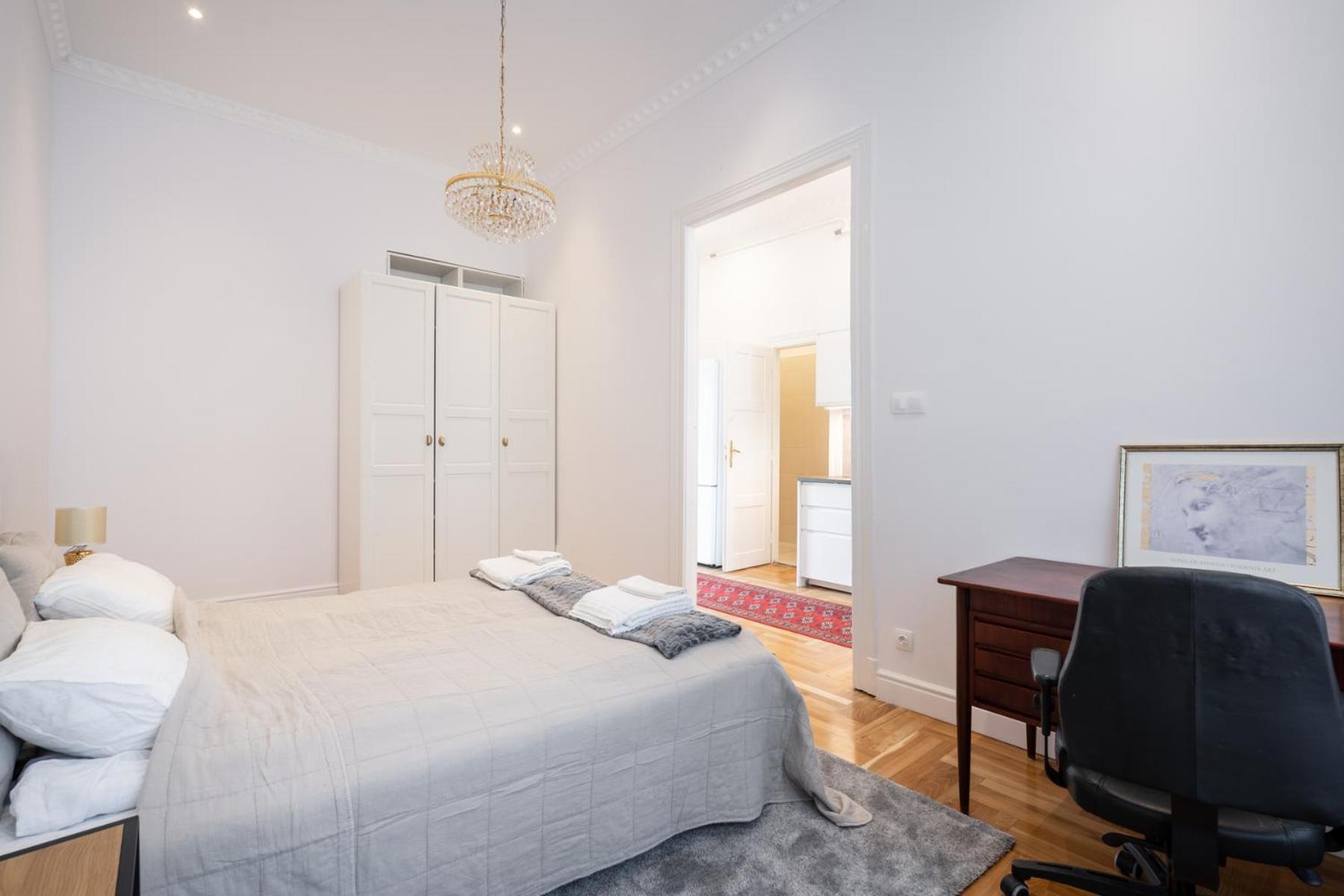 3 Bedroom Classical With A Modern Touch 2unit * Budapest